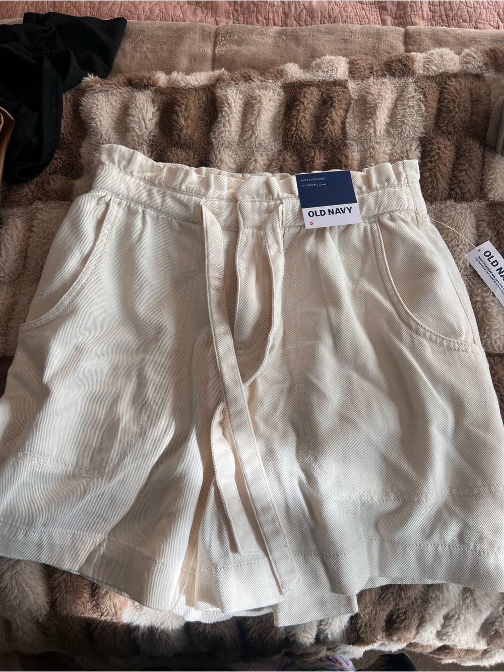 Old Navy Cream Elastic Waist Shorts